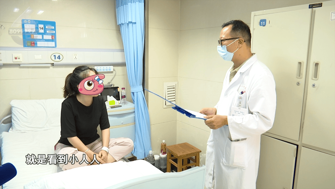 昆明一女子吃完隔夜见手青,驾车连出两起事故!回家后还对着空气辅导作业