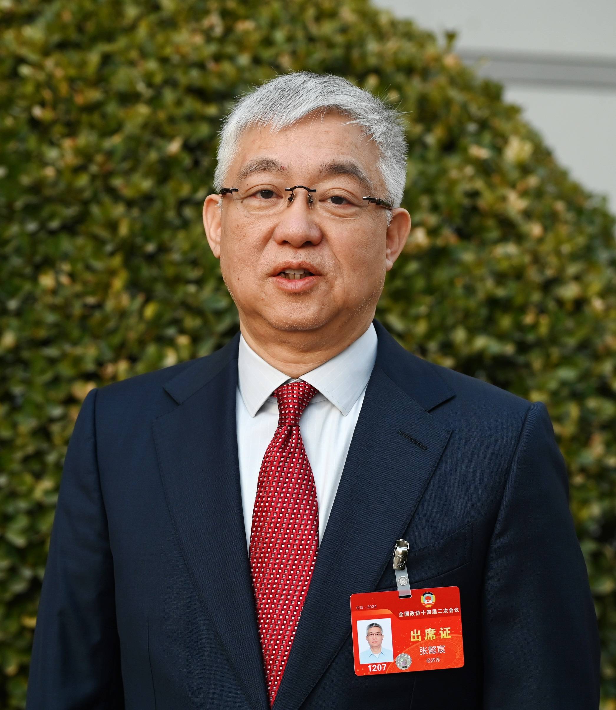 中信证券董事长(中信证券董事长德地立人简介)